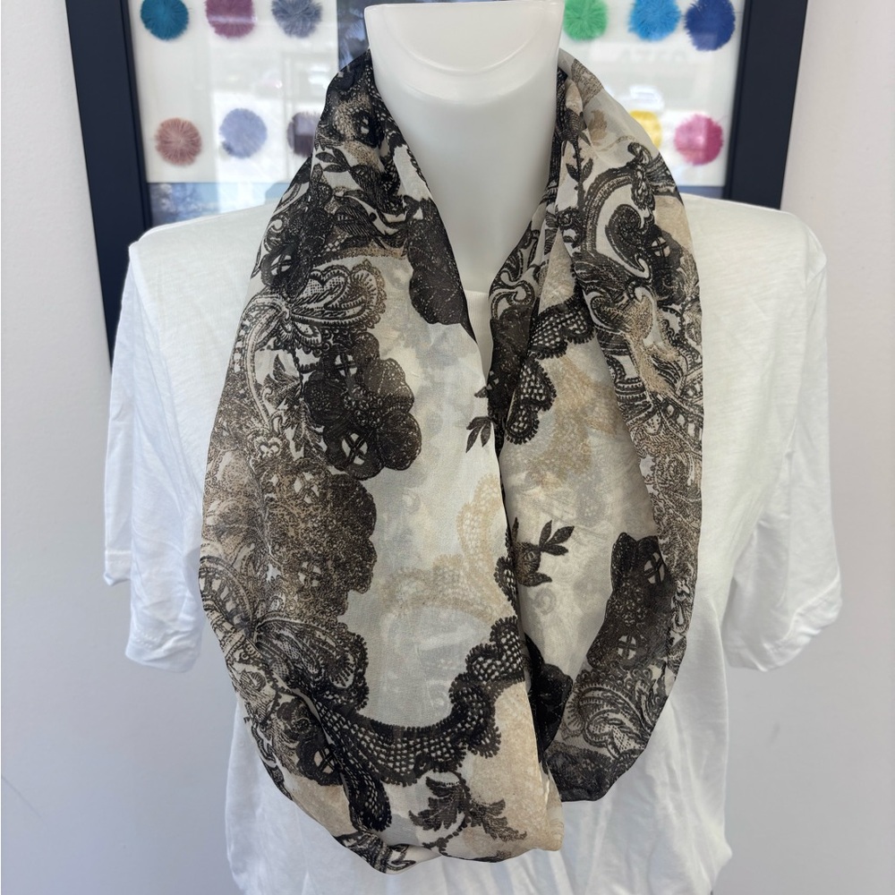 Elegant Black and Cream Paisley Scarf